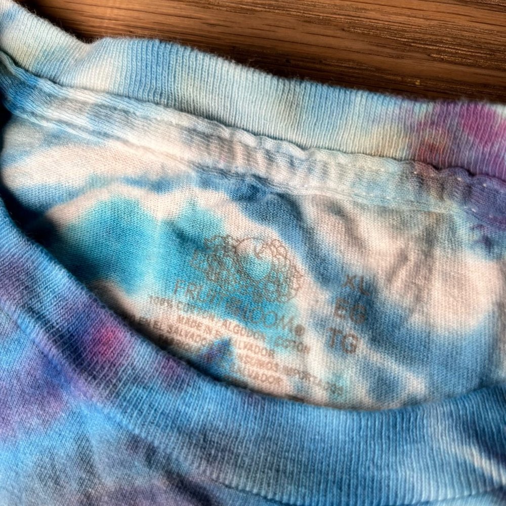 Handmade Blue Geode Pattern T-shirt Kids Size XL - Picture 2 of 3